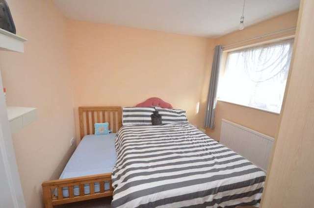  Image of 2 bedroom Terraced house for sale in Parkway Houghton Regis Dunstable LU5 at Parkway Houghton Regis Dunstable, LU5 5PT