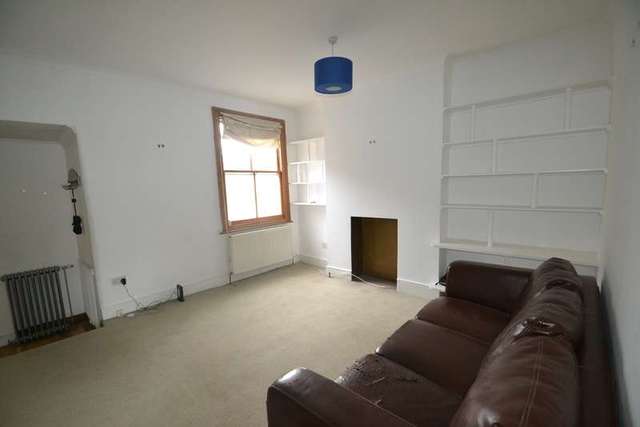  Image of 3 bedroom Flat to rent in Pember Road London NW10 at Kensal Rise, NW10 5LP