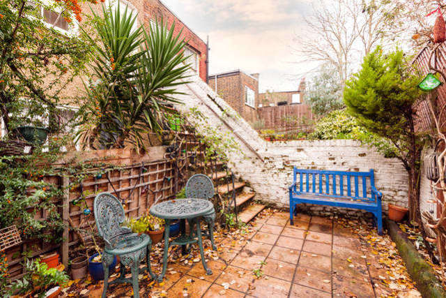  Image of 3 bedroom Flat to rent in Pember Road London NW10 at Kensal Rise, NW10 5LP