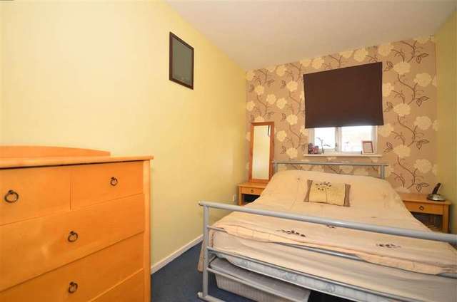 Image of 3 bedroom Terraced house for sale in Peridot Street London E6 at Beckton London Beckton, E6 5LZ