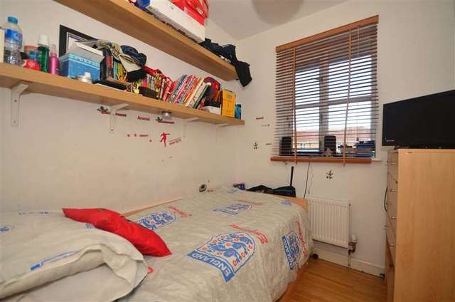  Image of 3 bedroom Terraced house for sale in Peridot Street London E6 at Beckton London Beckton, E6 5LZ