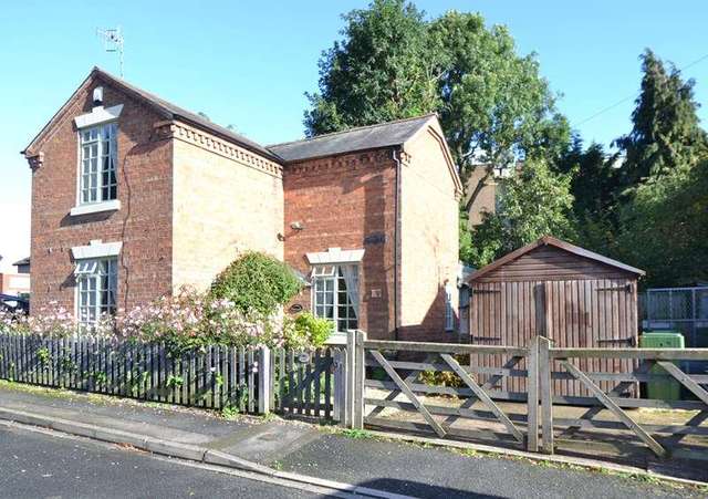  Image of 3 bedroom Detached house for sale in Perry Lane Bromsgrove B61 at Perry Lane  Bromsgrove, B61 7JL