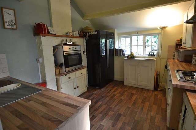  Image of 3 bedroom Detached house for sale in Perry Lane Bromsgrove B61 at Perry Lane  Bromsgrove, B61 7JL
