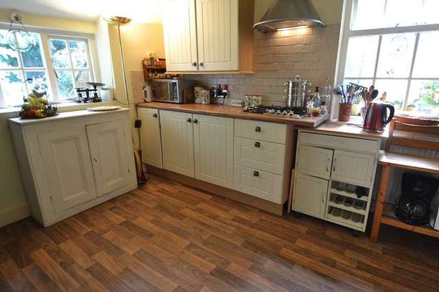  Image of 3 bedroom Detached house for sale in Perry Lane Bromsgrove B61 at Perry Lane  Bromsgrove, B61 7JL