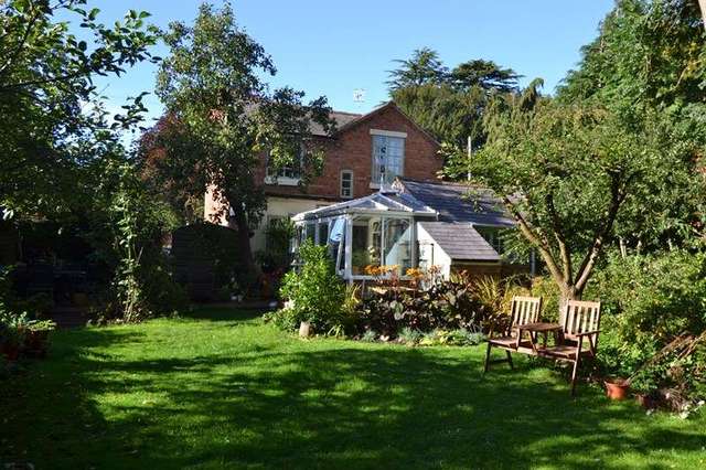  Image of 3 bedroom Detached house for sale in Perry Lane Bromsgrove B61 at Perry Lane  Bromsgrove, B61 7JL