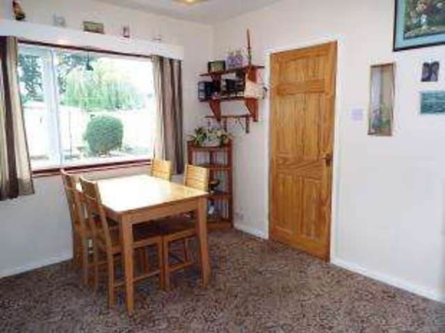  Image of 3 bedroom Semi-Detached house for sale in Petersham Road Long Eaton Nottingham NG10 at Long Eaton Nottingham Sandiacre, NG10 4DG