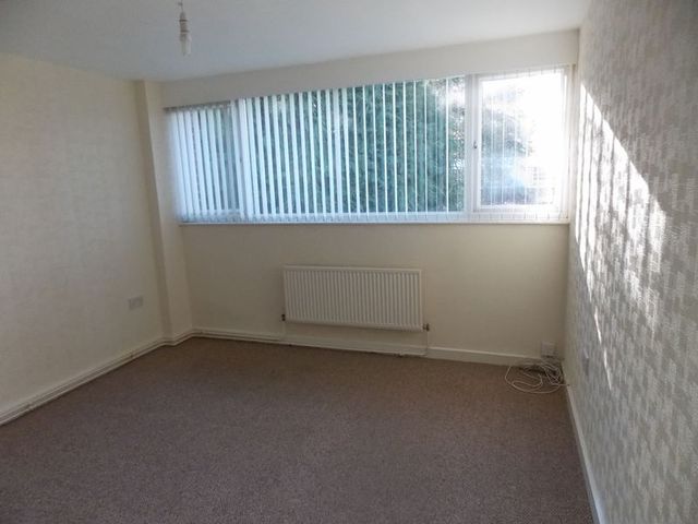  Image of 2 bedroom Flat to rent in Pinehurst Drive Kings Norton Birmingham B38 at Pinehurst Drive Kings Norton Birmingham, B38 8TH