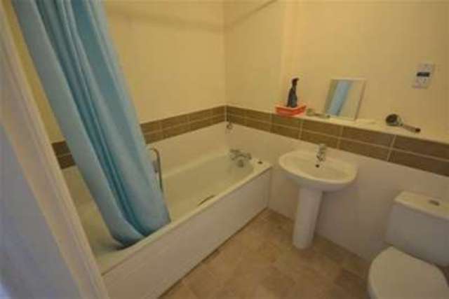  Image of 2 bedroom Flat to rent in Piper Way Ilford IG1 at Piper Way  Ilford, IG1 4DE