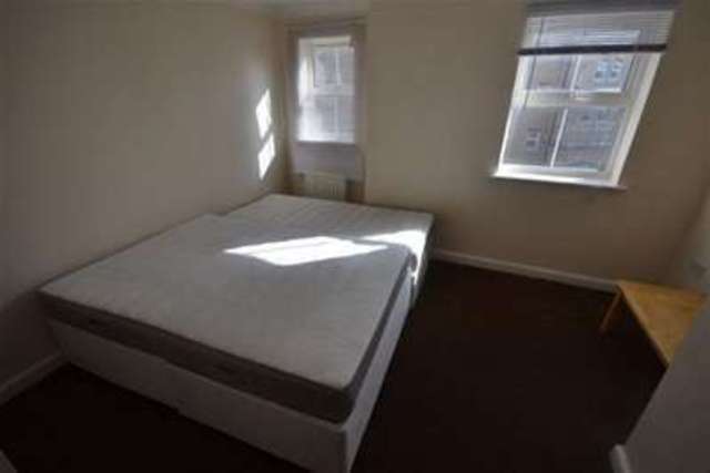  Image of 2 bedroom Flat to rent in Piper Way Ilford IG1 at Piper Way  Ilford, IG1 4DE