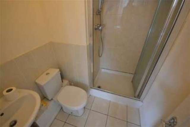  Image of 2 bedroom Flat to rent in Piper Way Ilford IG1 at Piper Way  Ilford, IG1 4DE