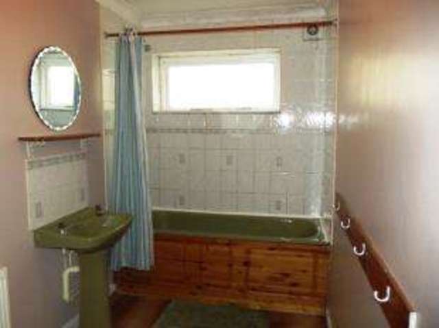  Image of 4 bedroom End of Terrace for sale in Brookfield Road Portsmouth PO1 at Portsmouth Hampshire Fratton, PO1 5HZ