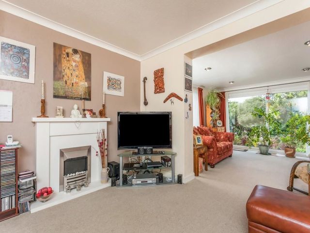  Image of 3 bedroom Bungalow to rent in Potters Park Crescent Forfar DD8 at Forfar Angus Angus, DD8 1HH