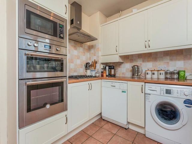  Image of 3 bedroom Bungalow to rent in Potters Park Crescent Forfar DD8 at Forfar Angus Angus, DD8 1HH