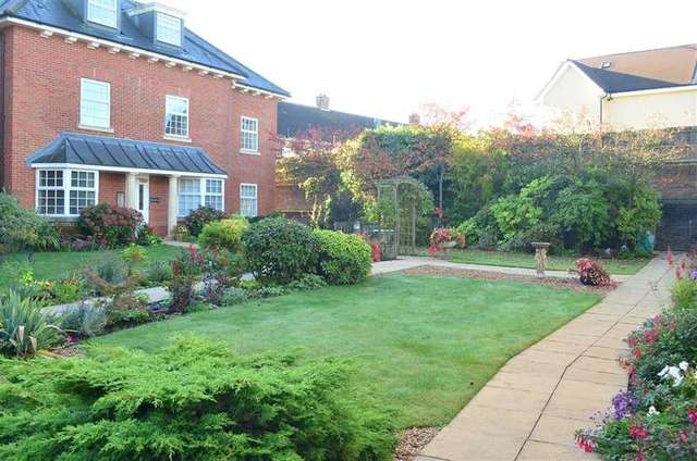  Image of 2 bedroom Apartment for sale in Potters Place Horsham RH12 at Horsham West Sussex Horsham, RH12 2PL