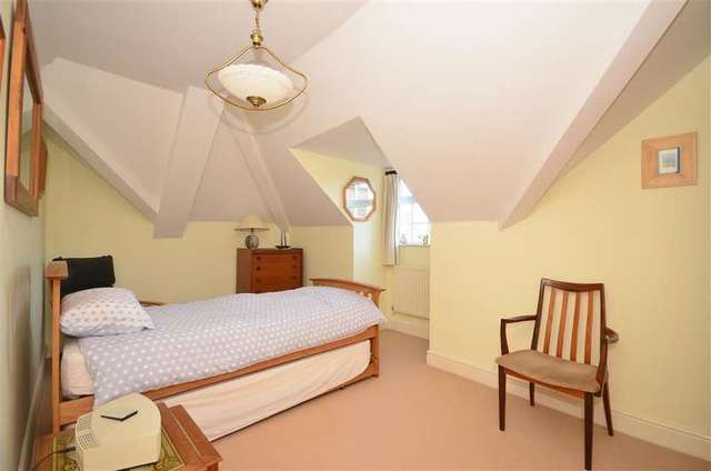  Image of 2 bedroom Apartment for sale in Potters Place Horsham RH12 at Horsham West Sussex Horsham, RH12 2PL