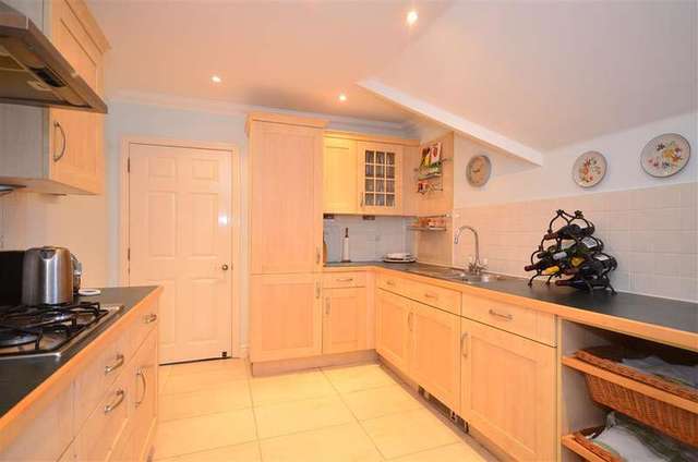  Image of 2 bedroom Apartment for sale in Potters Place Horsham RH12 at Horsham West Sussex Horsham, RH12 2PL