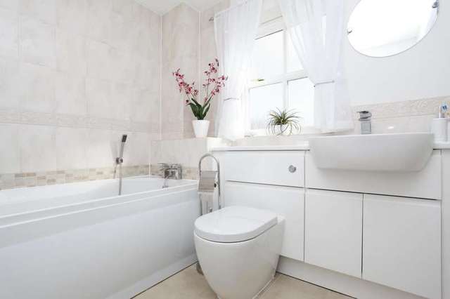  Image of 4 bedroom Detached house for sale in Masons Way Codmore Hill Pulborough RH20 at Codmore Hill  Pulborough, RH20 1DZ