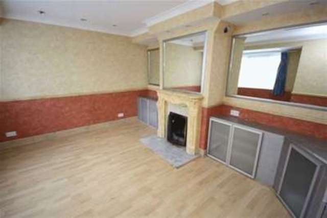  Image of 4 bedroom Semi-Detached house to rent in Purleigh Avenue Woodford Green IG8 at Purleigh Avenue  Woodford Green, IG8 8DS