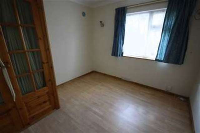  Image of 4 bedroom Semi-Detached house to rent in Purleigh Avenue Woodford Green IG8 at Purleigh Avenue  Woodford Green, IG8 8DS