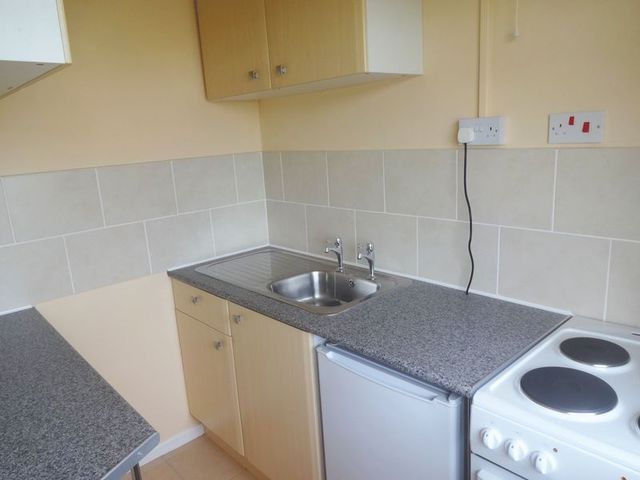  Image of 1 bedroom Flat for sale in Quantock Court Street BA16 at Quantock Court  Street, BA16 0NW