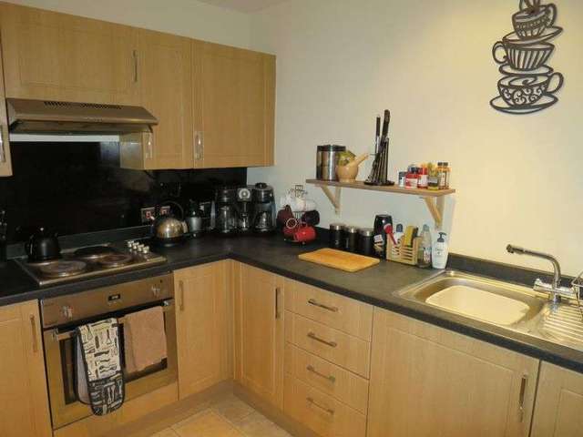  Image of 1 bedroom Flat to rent in Queen Street Morley Leeds LS27 at Queen Street Morley Leeds, LS27 8HE