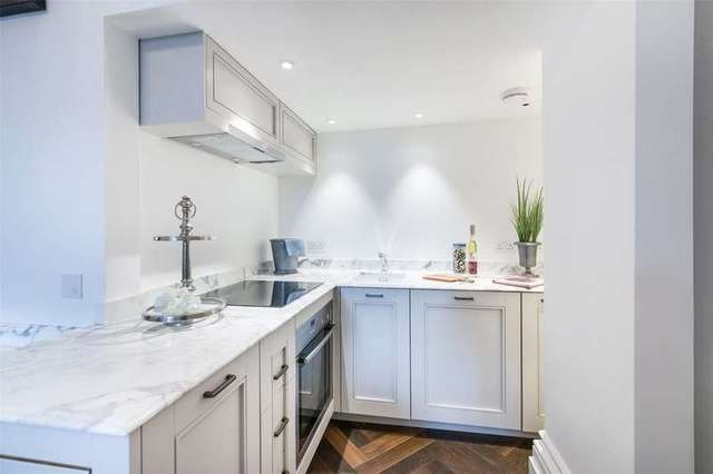  Image of Flat for sale in Queen's Gate London SW7 at London  Gloucester Road, SW7 5HR