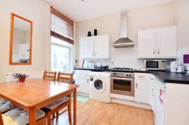  Image of 1 bedroom Flat to rent in Queens Road London SW19 at Wimbeldon  Wimbledon, SW19 8NP