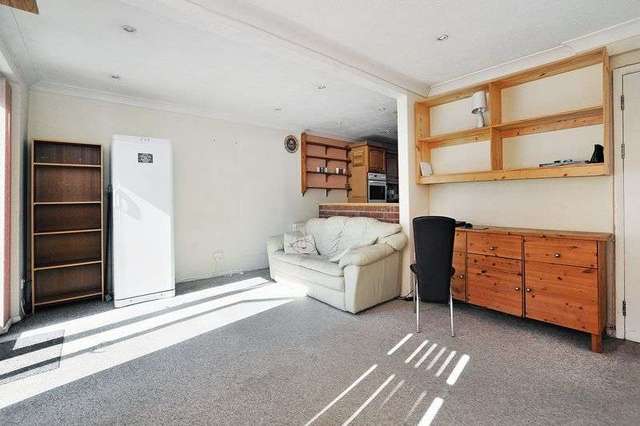  Image of 5 bedroom Semi-Detached house for sale in Raglan Avenue Worthing BN13 at Raglan Avenue  Worthing, BN13 2AW