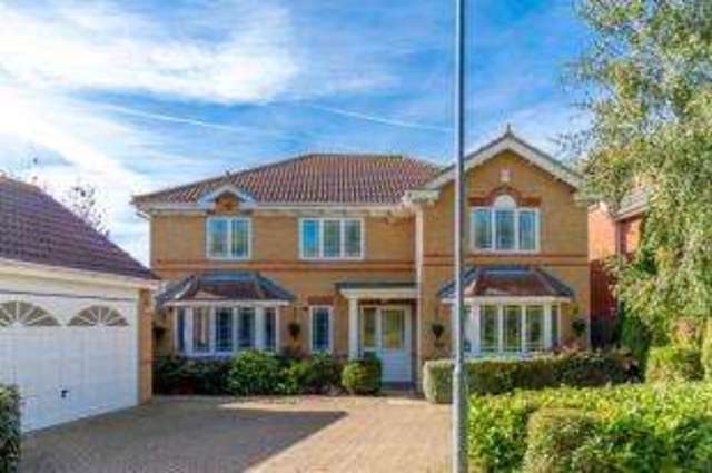  Image of 5 bedroom Detached house for sale in Arundel Gardens Rayleigh SS6 at Rayleigh Essex Rayleigh, SS6 9GS
