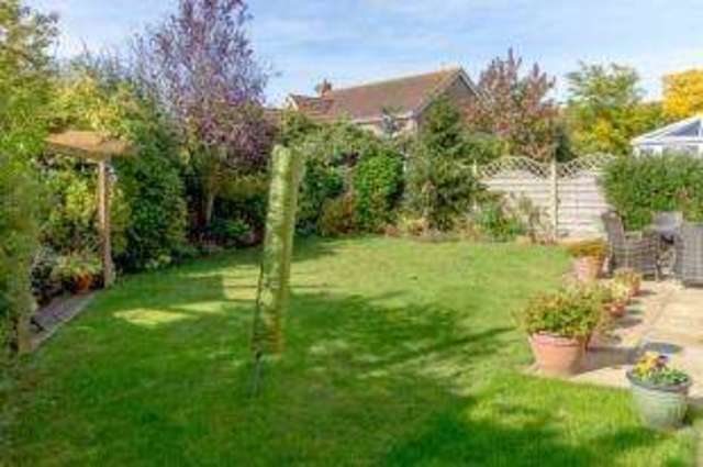  Image of 5 bedroom Detached house for sale in Arundel Gardens Rayleigh SS6 at Rayleigh Essex Rayleigh, SS6 9GS