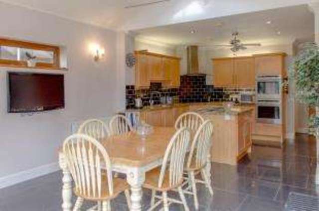  Image of 6 bedroom Detached house for sale in Leslie Road Rayleigh SS6 at Rayleigh Essex Rayleigh, SS6 8PB
