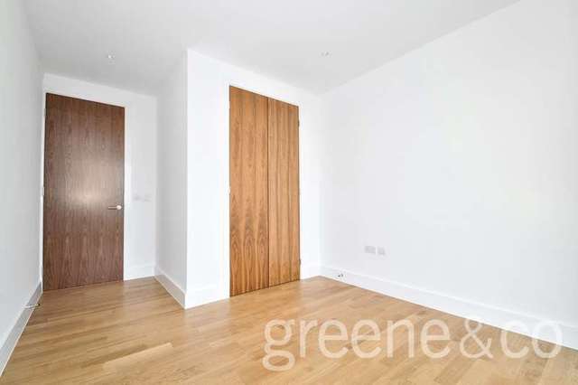  Image of 2 bedroom Flat to rent in Llanvanor Road London NW2 at 10 Llanvanor Road London Fortune Green, NW2 2AP