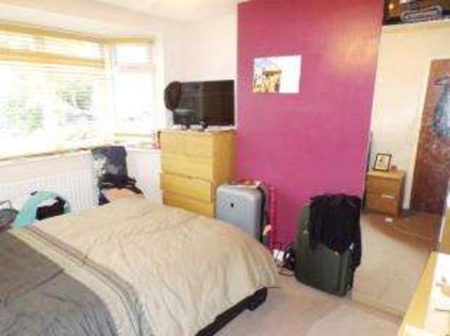  Image of 1 bedroom Flat for sale in Ridgehurst Avenue Leavesden Watford WD25 at Watford Hertfordshire Abbots Langley, WD25 7AY