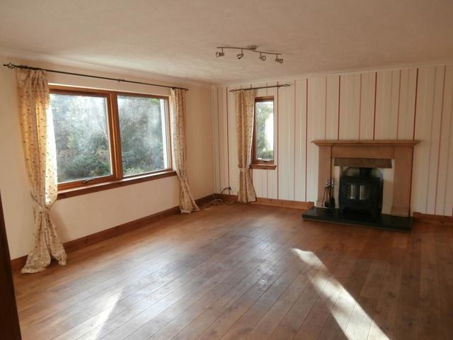  Image of 5 bedroom Detached house to rent in Lower Balmacaan Lower Balmacaan Drumnadrochit Inverness IV63 at Drumnadrochit Highland Highland, IV63 6XS
