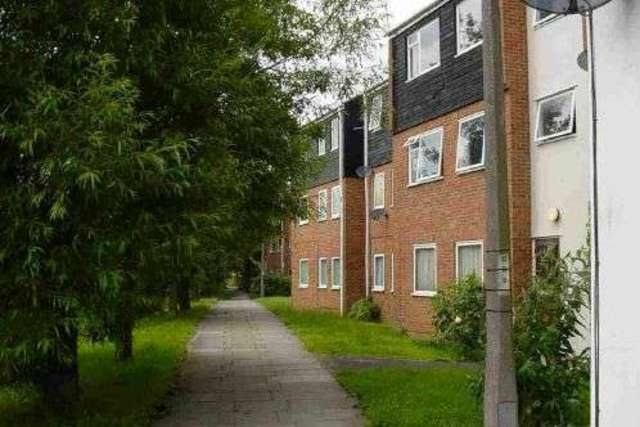  Image of 1 bedroom Flat to rent in Rochfords Gardens Slough SL2 at Slough, SL2 5XH