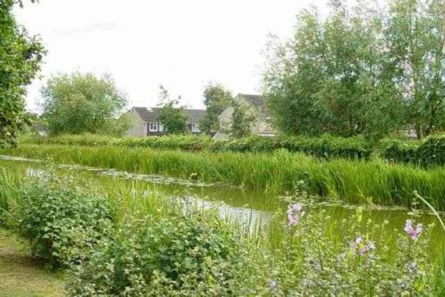  Image of 1 bedroom Flat to rent in Rochfords Gardens Slough SL2 at Slough, SL2 5XH