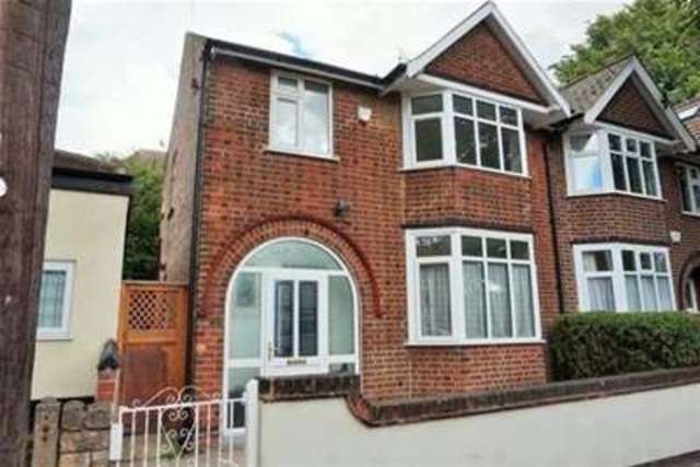  Image of 3 bedroom Detached house to rent in Rolleston Drive Nottingham NG7 at Nottingham, NG7 1JS