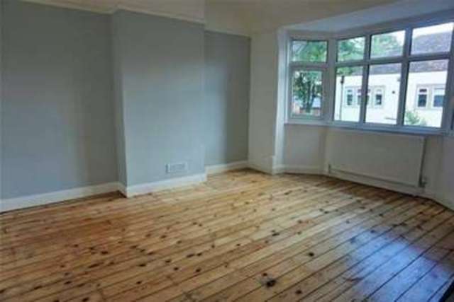 Image of 3 bedroom Detached house to rent in Rolleston Drive Nottingham NG7 at Nottingham, NG7 1JS