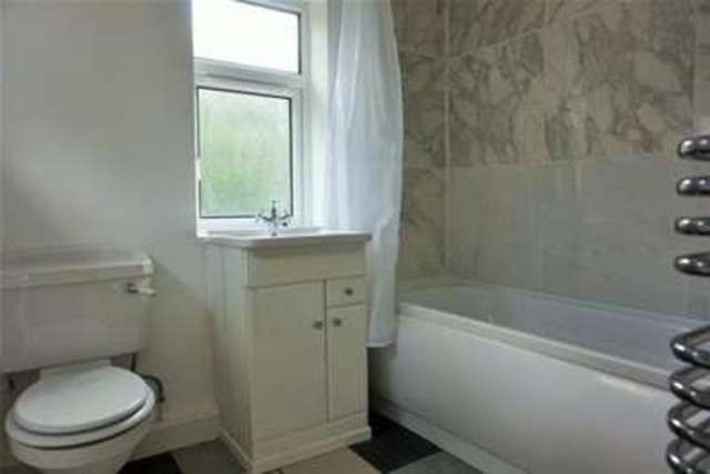  Image of 3 bedroom Detached house to rent in Rolleston Drive Nottingham NG7 at Nottingham, NG7 1JS