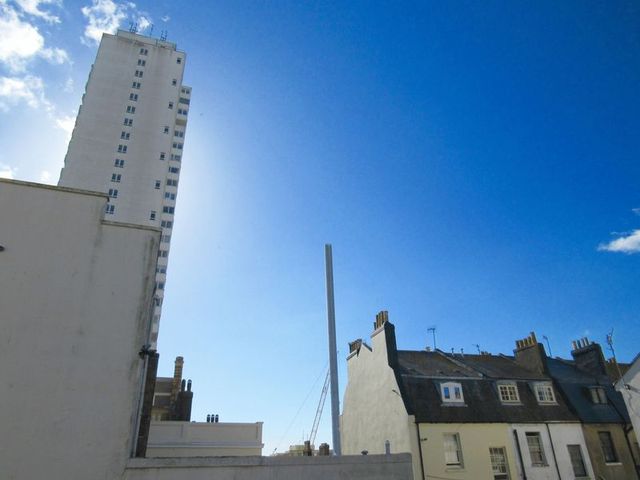  Image of 1 bedroom Flat to rent in Russell Square Brighton BN1 at Russell Square  Brighton, BN1 2EE