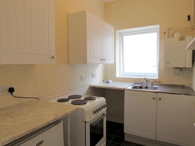  Image of 1 bedroom Flat to rent in Russell Square Brighton BN1 at Russell Square  Brighton, BN1 2EE
