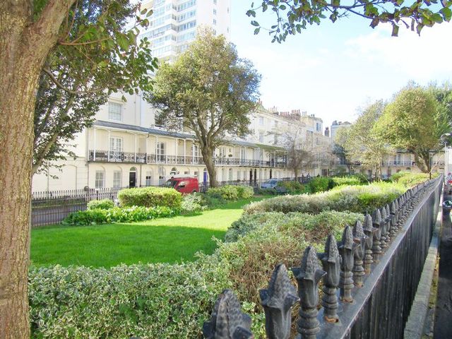  Image of 1 bedroom Flat to rent in Russell Square Brighton BN1 at Russell Square  Brighton, BN1 2EE