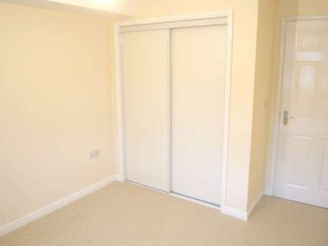  Image of 2 bedroom Flat to rent in Spire View Salisbury SP2 at Spire View  Salisbury, SP2 7GA