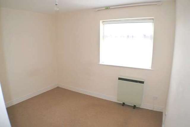  Image of 2 bedroom Flat to rent in Mill Road Salisbury SP2 at Mill Road  Salisbury, SP2 7RU
