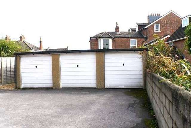  Image of 2 bedroom Flat to rent in Mill Road Salisbury SP2 at Mill Road  Salisbury, SP2 7RU