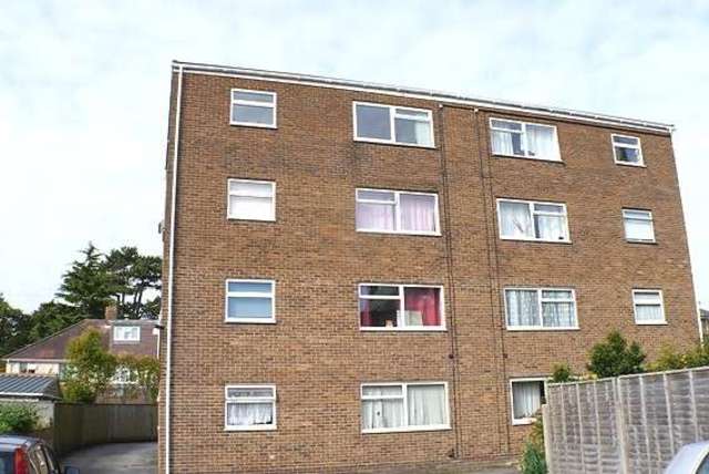  Image of 2 bedroom Flat to rent in Mill Road Salisbury SP2 at Mill Road  Salisbury, SP2 7RU
