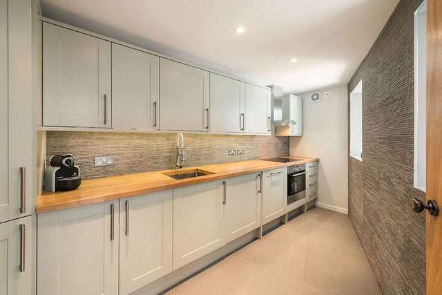  Image of 3 bedroom Flat for sale in Dartmouth Close London W11 at Talbot Road Notting Hill Notting Hill, W11 1DS