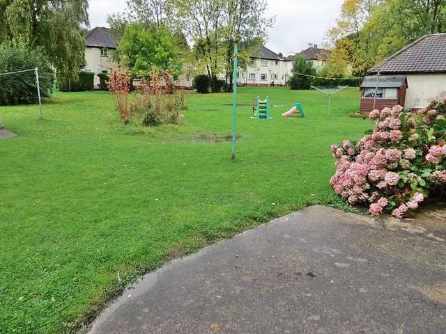 Image of 2 bedroom Flat to rent in Sandringham Crescent Moortown Leeds LS17 at Leeds LS17 Leeds, LS17 8DE