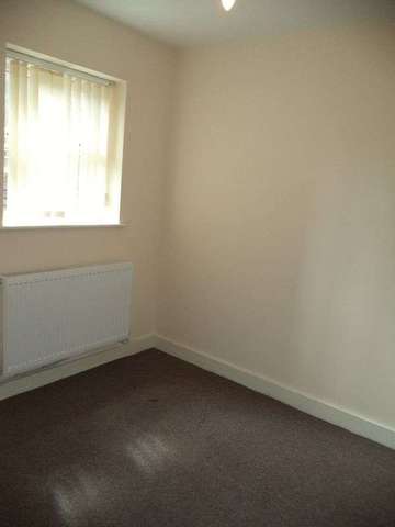  Image of 2 bedroom Flat to rent in Sandringham Road Seaforth Liverpool L22 at Sandringham Road Waterloo Liverpool, L22 1RW