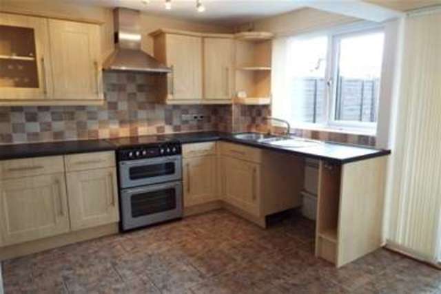  Image of 3 bedroom Terraced house to rent in Shaftgate Avenue Shepton Mallet BA4 at Shepton Mallet, BA4 5YA